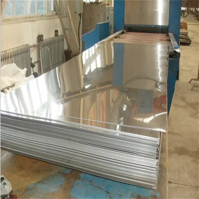 les plats 316L de l'acier inoxydable 8K que le miroir couvre ASME adapté aux besoins du client par 1200mm ont poli la finition