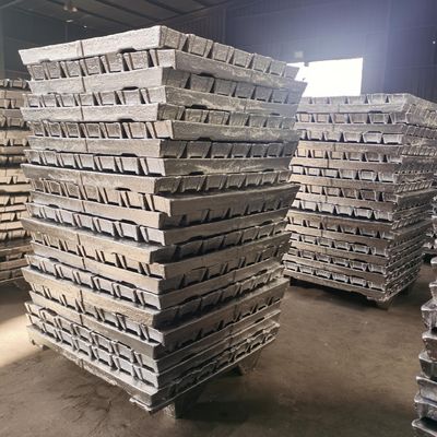 Résistance à la chaleur élevée A7 Ingots d'aluminium moulin Finition haute résistance à la corrosion pour les applications industrielles