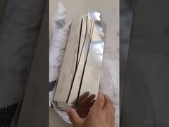 Affichage de petites feuilles en acier inoxydable